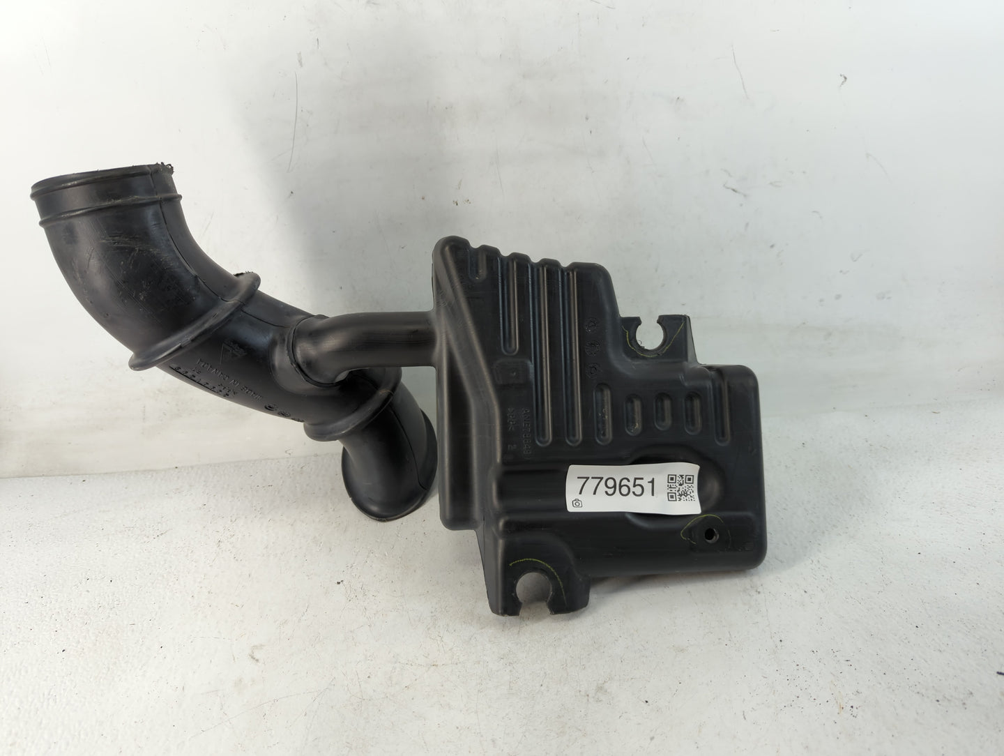 2010-2011 Chevrolet Equinox Air Cleaner Intake-duct Hose Tube - Oemusedautoparts1.com