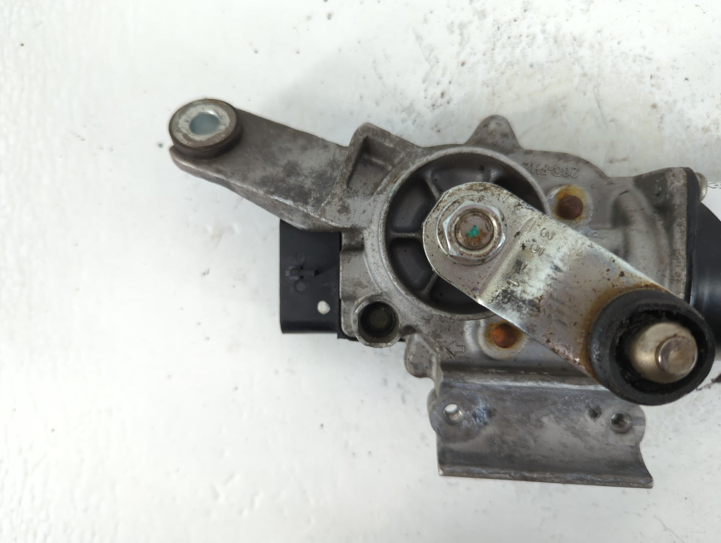 2010-2017 Chevrolet Equinox Front Windshield Wiper Motor P/N:285-FH2 Fits Fits 2010 2011 2012 2013 2014 2015 2016 2017 OEM U