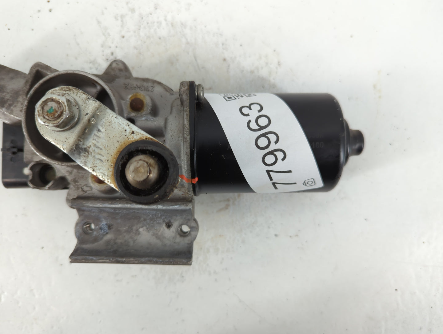 2010-2017 Chevrolet Equinox Front Windshield Wiper Motor P/N:285-FH2 Fits Fits 2010 2011 2012 2013 2014 2015 2016 2017 OEM U