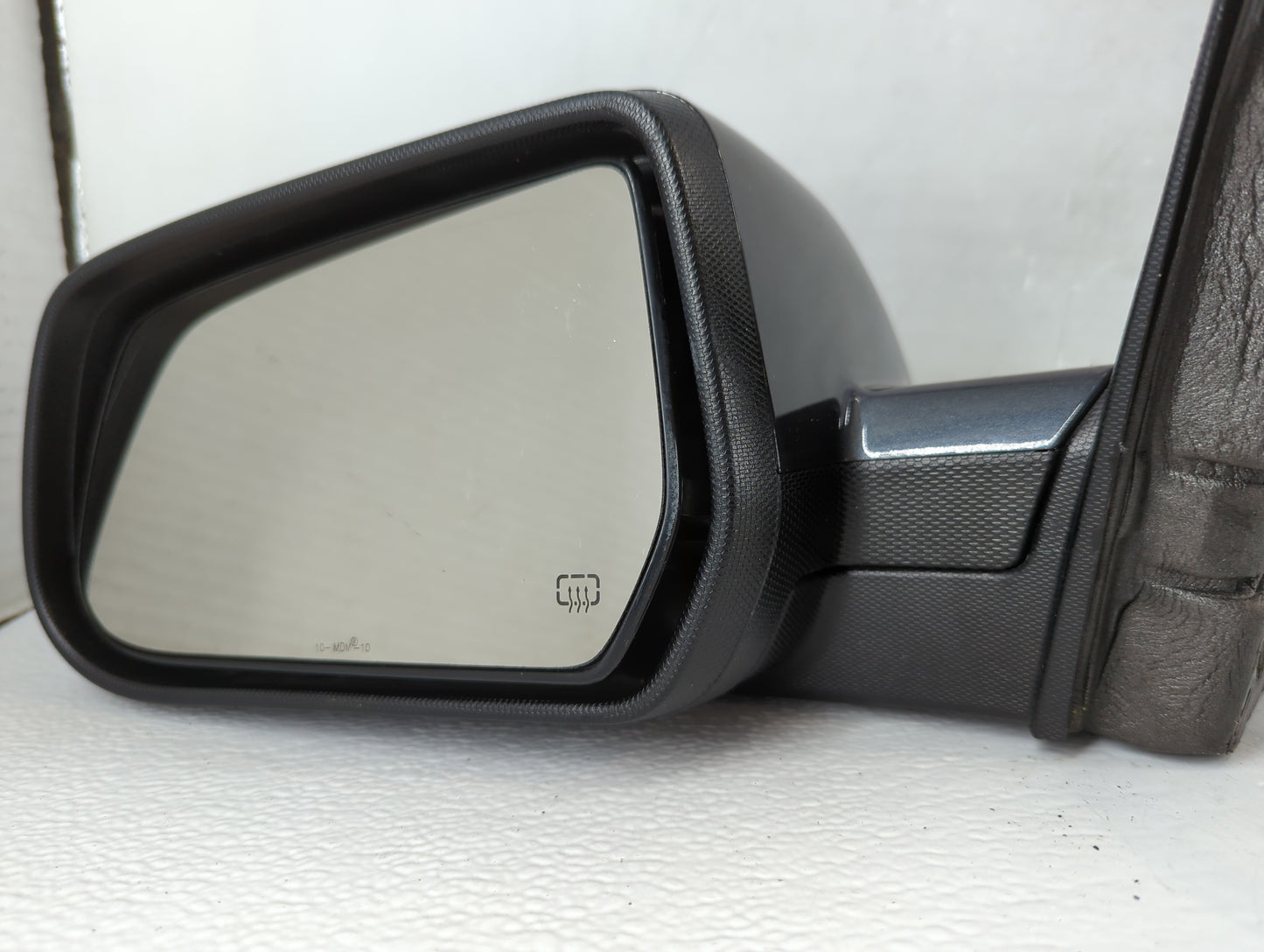 2010-2011 Chevrolet Equinox Driver Side View Mirror - Left Door Mirror OEM Used - Oemusedautoparts1.com