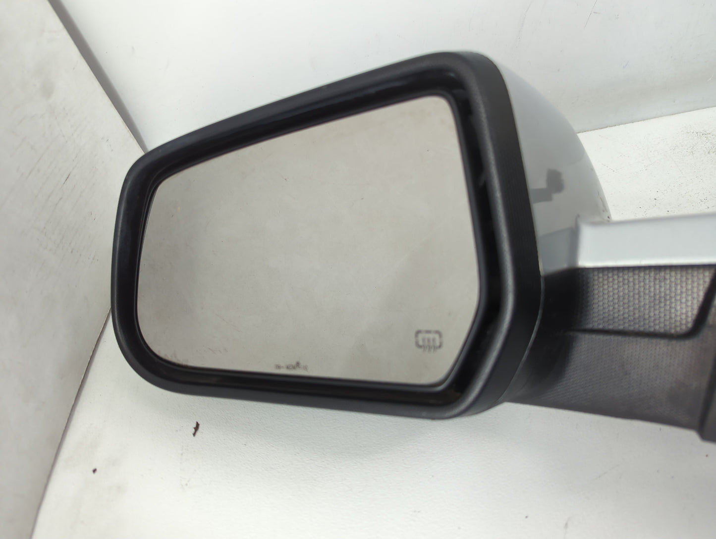2010-2011 Chevrolet Equinox Driver Side View Mirror - Left Door Mirror OEM Used - Oemusedautoparts1.com