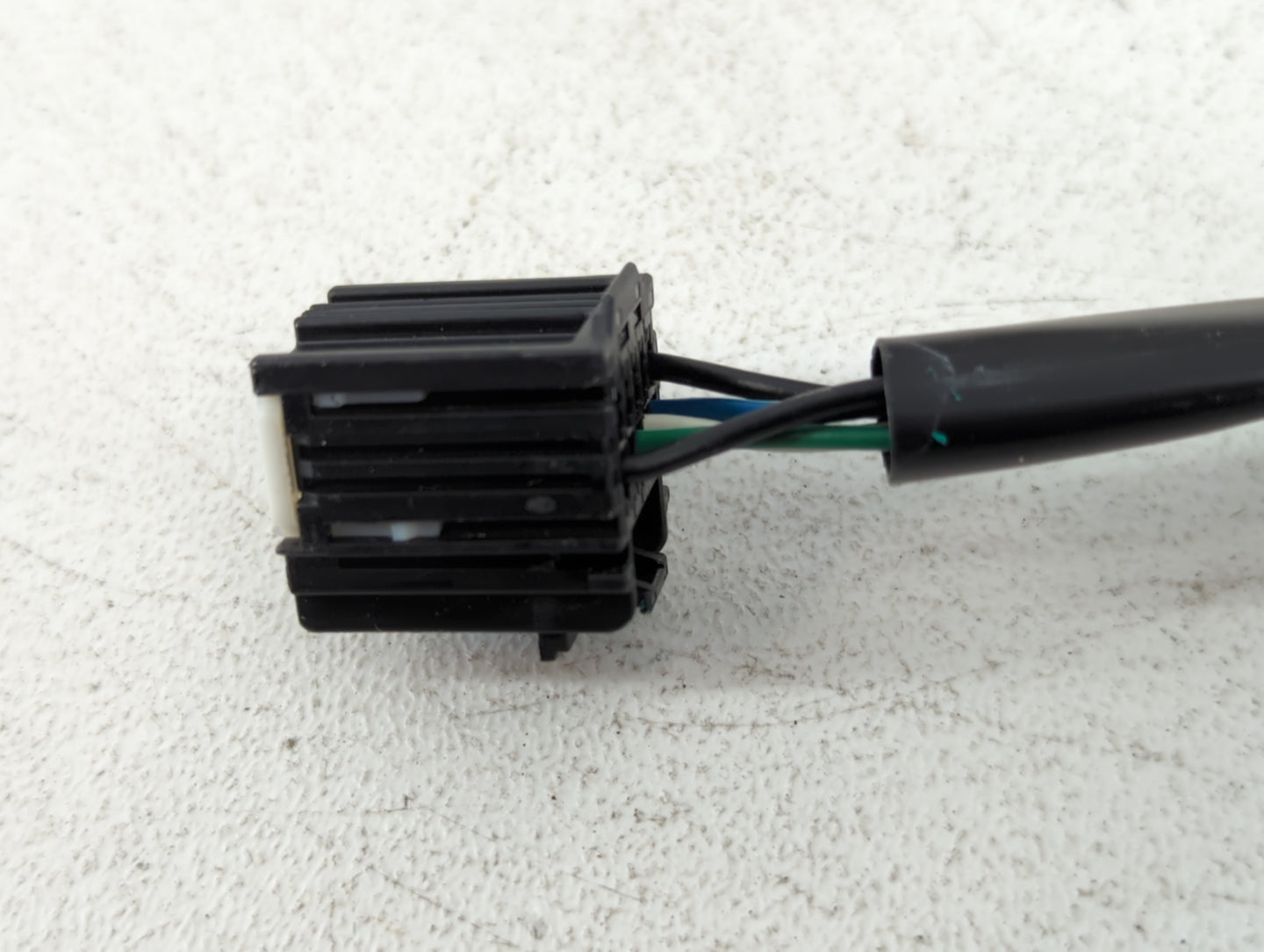 2010-2011 Chevrolet Equinox Driver Side View Mirror - Left Door Mirror OEM Used - Oemusedautoparts1.com