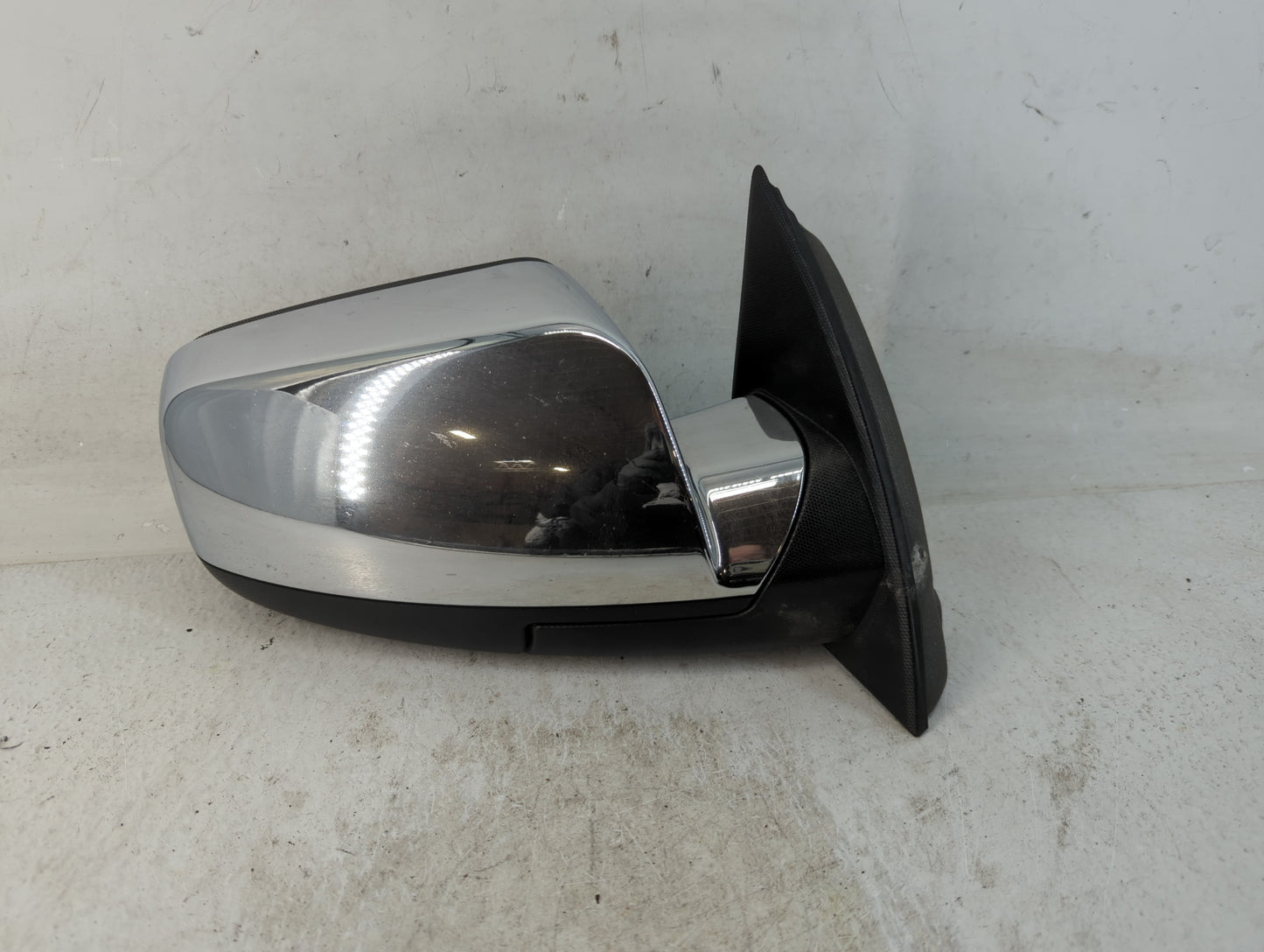 2010-2011 Chevrolet Equinox Passenger Side View Mirror - Right Door Mirror OEM Used - Oemusedautoparts1.com