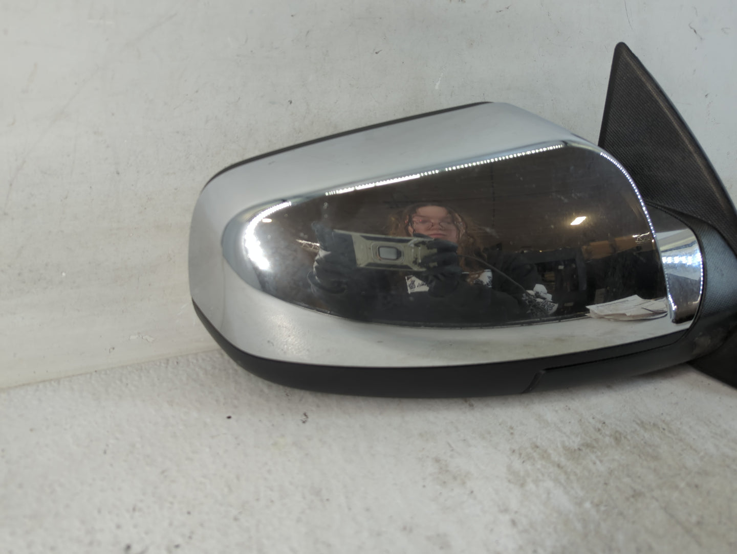 2010-2011 Chevrolet Equinox Passenger Side View Mirror - Right Door Mirror OEM Used - Oemusedautoparts1.com