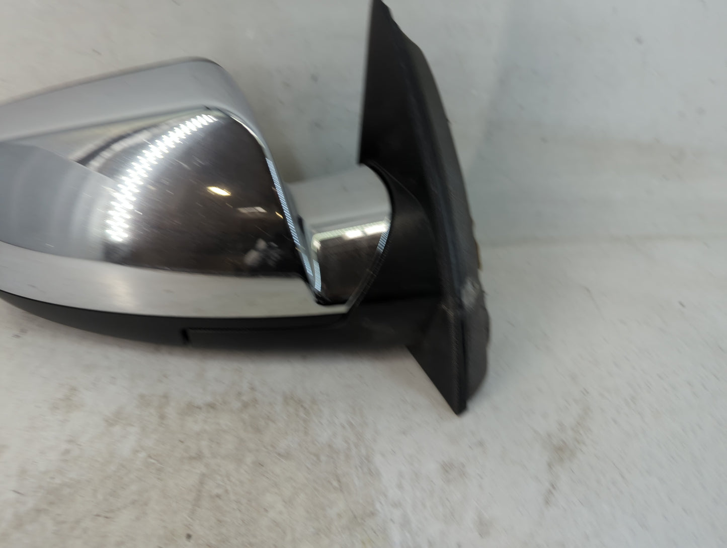 2010-2011 Chevrolet Equinox Passenger Side View Mirror - Right Door Mirror OEM Used - Oemusedautoparts1.com