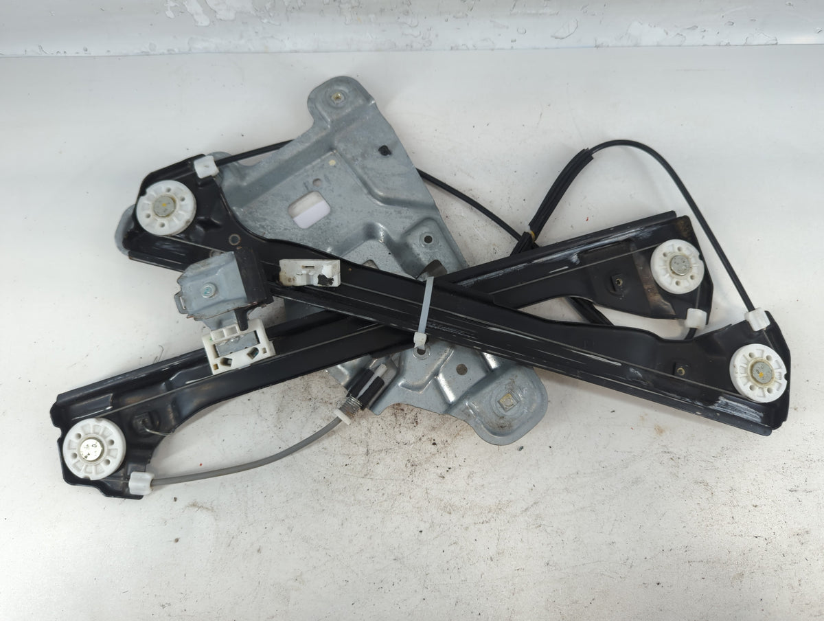 2010-2011 Chevrolet Equinox Used Window Regulator Passenger Front 817493 - Oemusedautoparts1.com