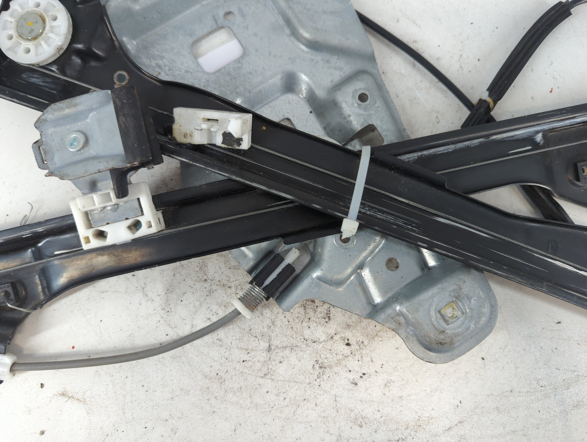 2010-2011 Chevrolet Equinox Used Window Regulator Passenger Front 817493 - Oemusedautoparts1.com