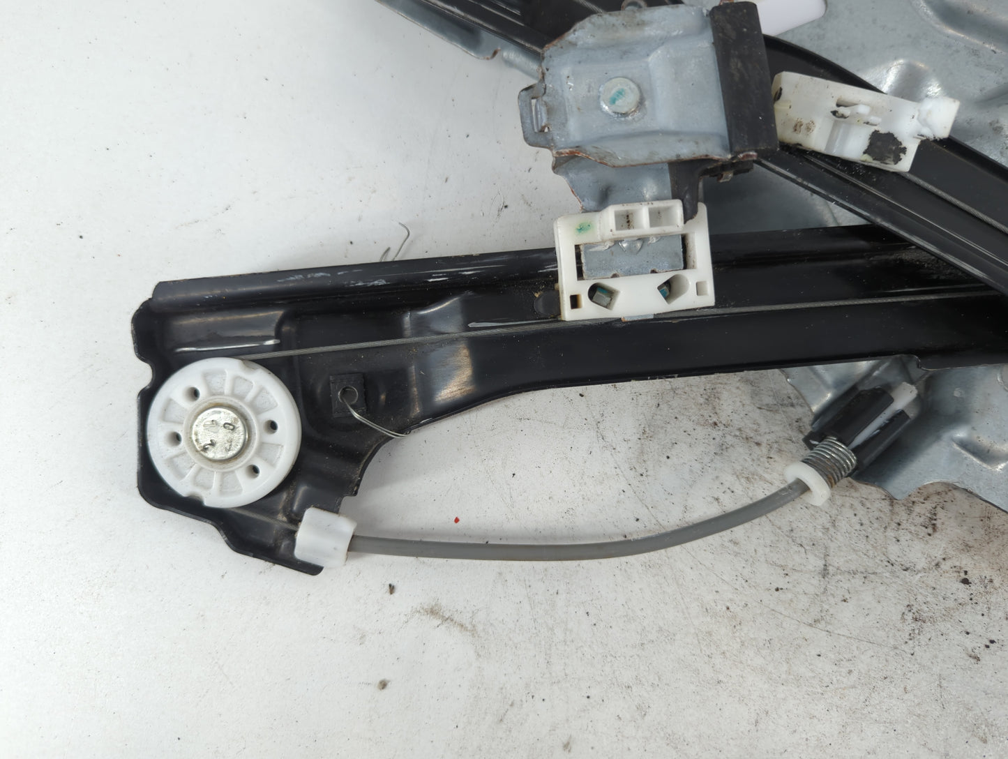 2010-2011 Chevrolet Equinox Used Window Regulator Passenger Front - Oemusedautoparts1.com