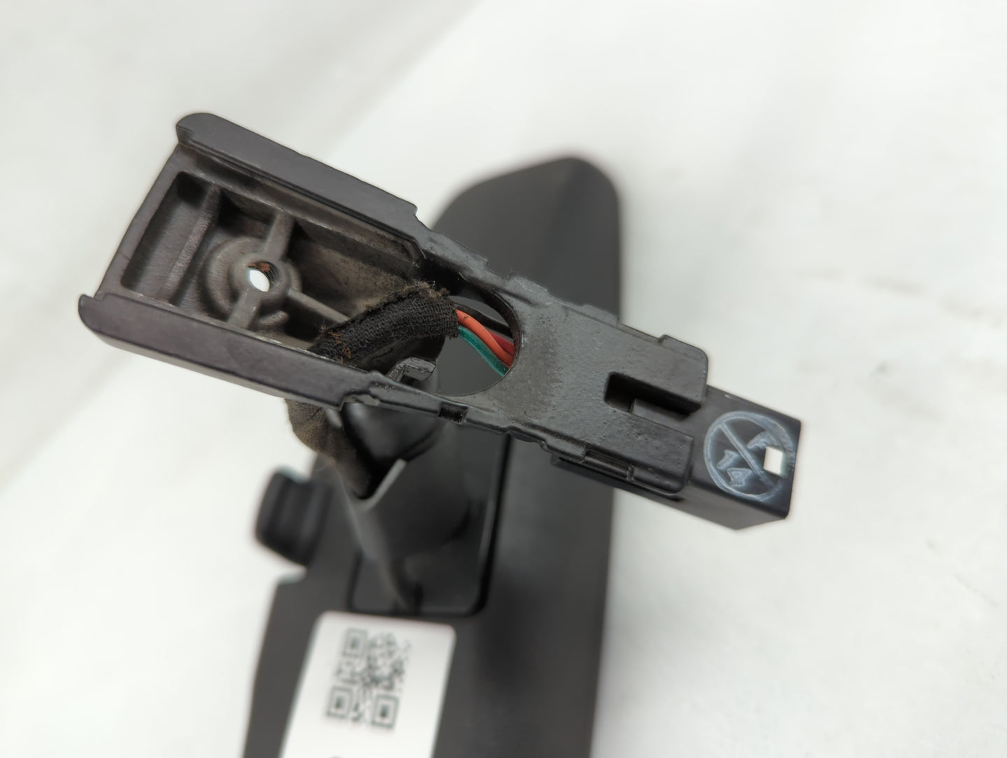 2010-2017 Chevrolet Equinox Interior Rear View Mirror Replacement OEM P/N:E11026392 Fits OEM Used Auto Parts - Oemusedautopa