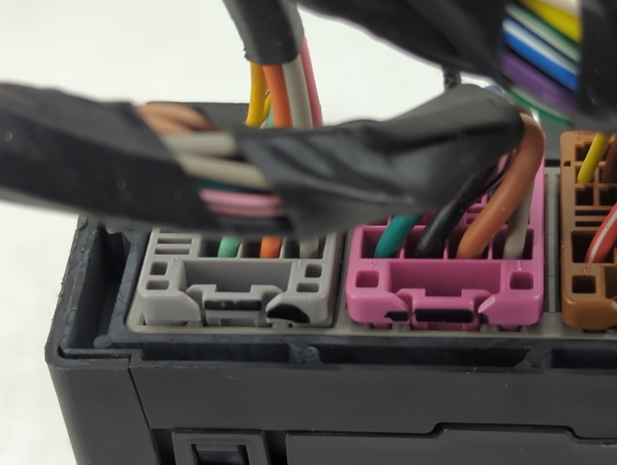 2010-2014 Chevrolet Equinox Body Control Module Bcm Inner Cabin Fuse Box 895214 - Oemusedautoparts1.com