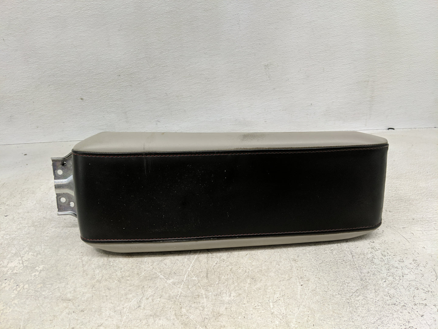 2010-2011 Chevrolet Equinox Center Console Armrest Cover Lid Fits Fits 2010 2011 OEM Used Auto Parts - Oemusedautoparts1.com