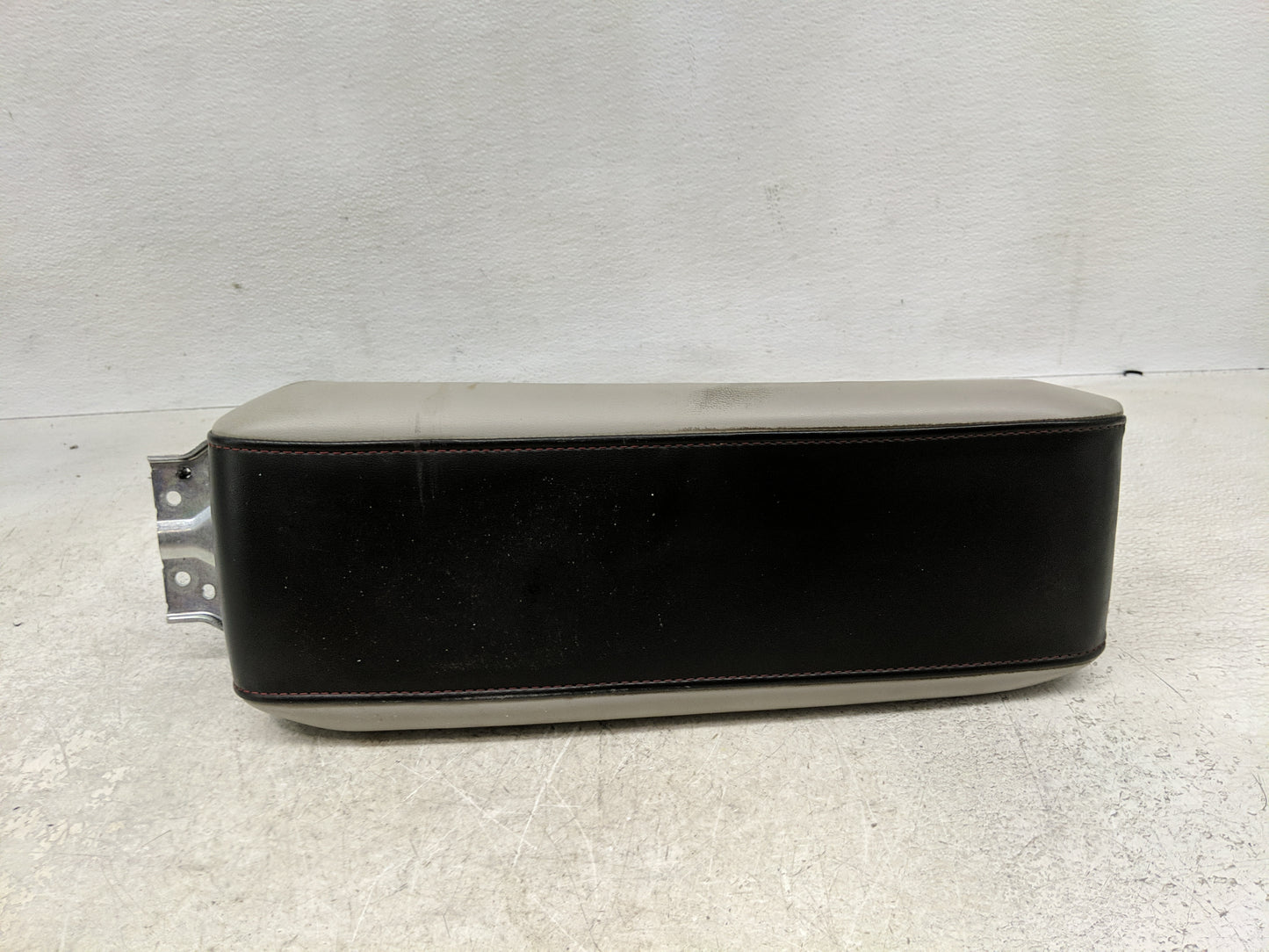 2010-2011 Chevrolet Equinox Center Console Armrest Cover Lid Fits Fits 2010 2011 OEM Used Auto Parts - Oemusedautoparts1.com