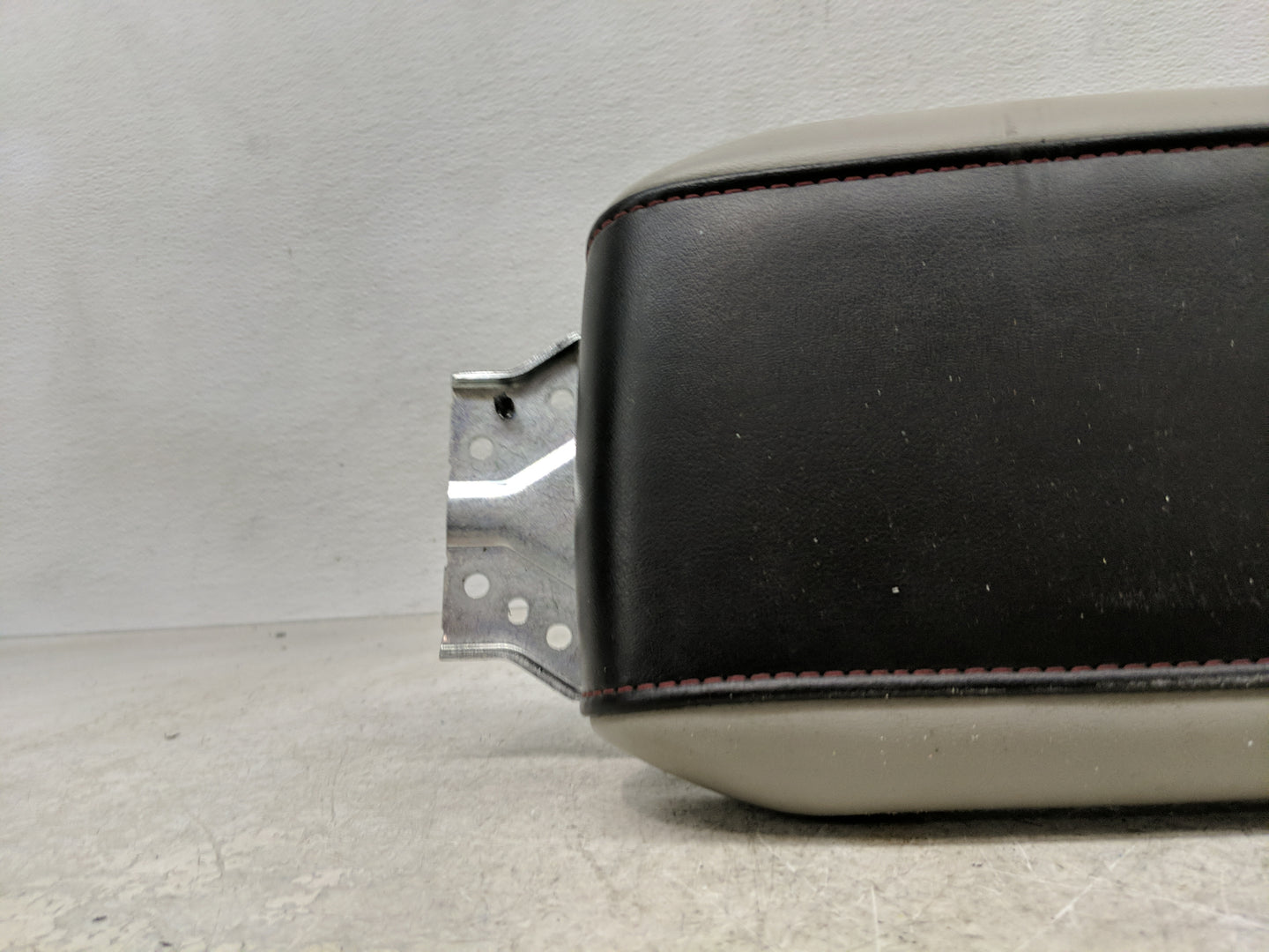 2010-2011 Chevrolet Equinox Center Console Armrest Cover Lid Fits Fits 2010 2011 OEM Used Auto Parts - Oemusedautoparts1.com