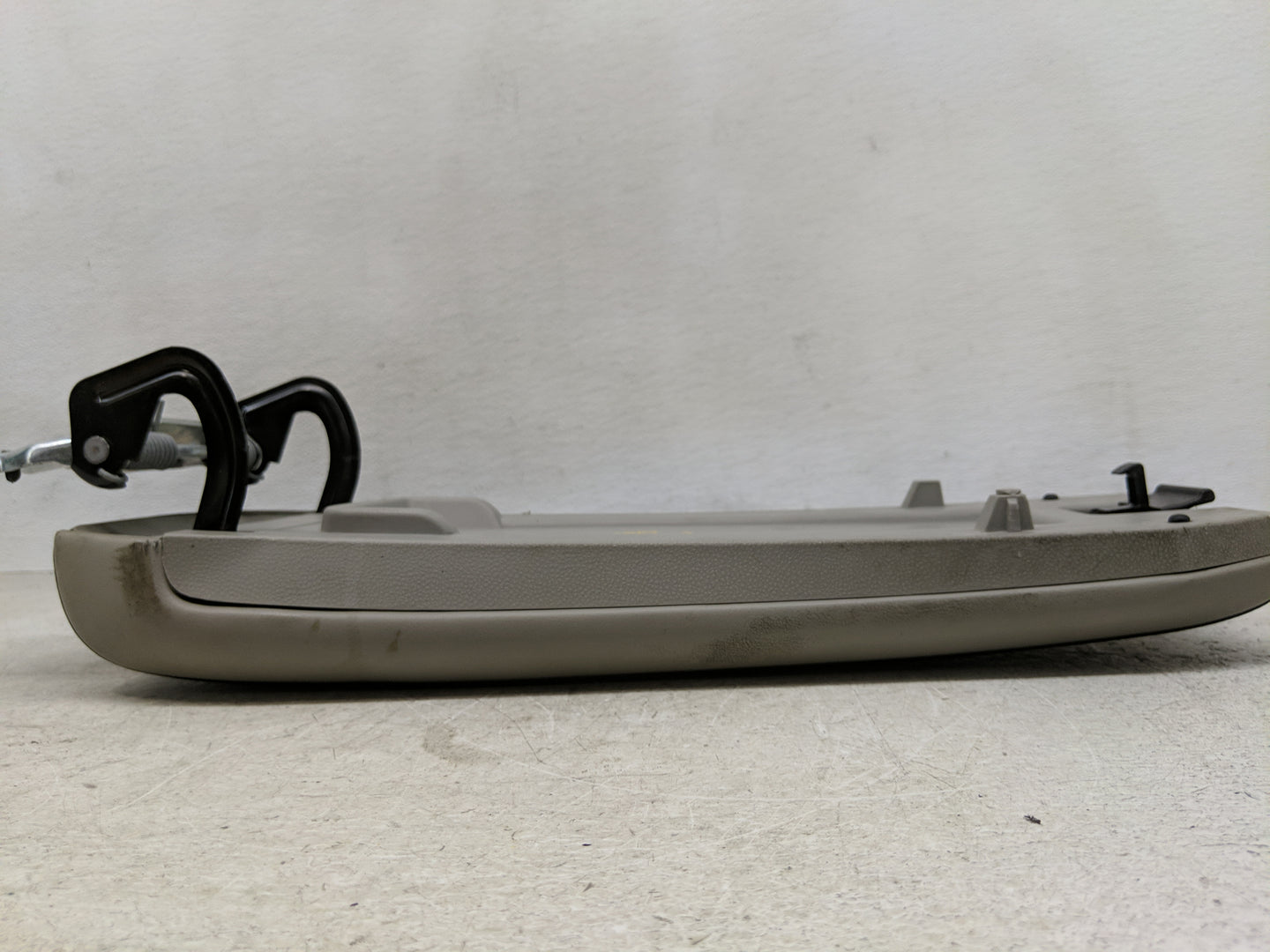 2010-2011 Chevrolet Equinox Center Console Armrest Cover Lid Fits Fits 2010 2011 OEM Used Auto Parts - Oemusedautoparts1.com