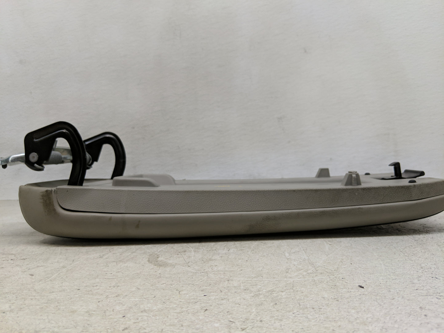 2010-2011 Chevrolet Equinox Center Console Armrest Cover Lid Fits Fits 2010 2011 OEM Used Auto Parts - Oemusedautoparts1.com