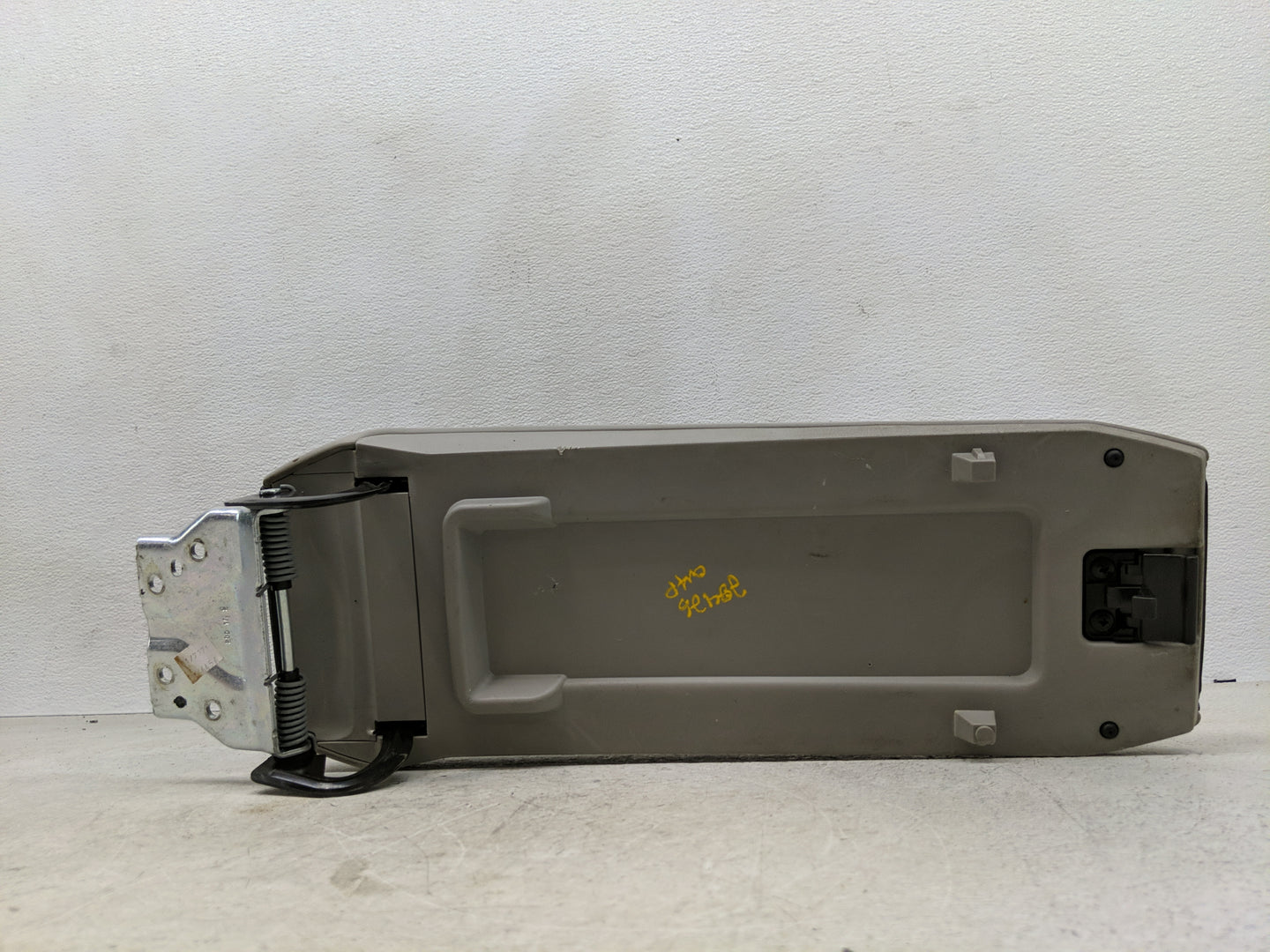 2010-2011 Chevrolet Equinox Center Console Armrest Cover Lid Fits Fits 2010 2011 OEM Used Auto Parts - Oemusedautoparts1.com