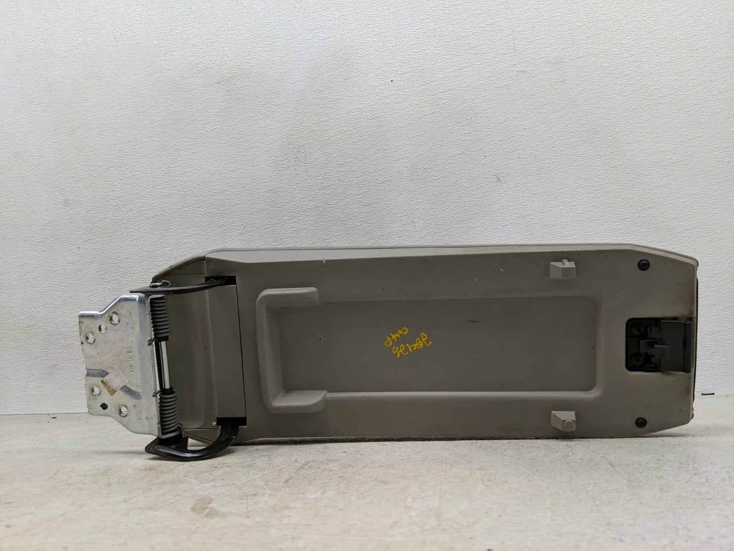 2010-2011 Chevrolet Equinox Center Console Armrest Cover Lid Fits Fits 2010 2011 OEM Used Auto Parts - Oemusedautoparts1.com