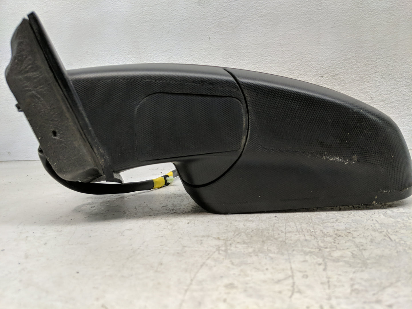 2010-2011 Chevrolet Equinox Driver Side View Mirror - Left Door Mirror OEM Used - Oemusedautoparts1.com