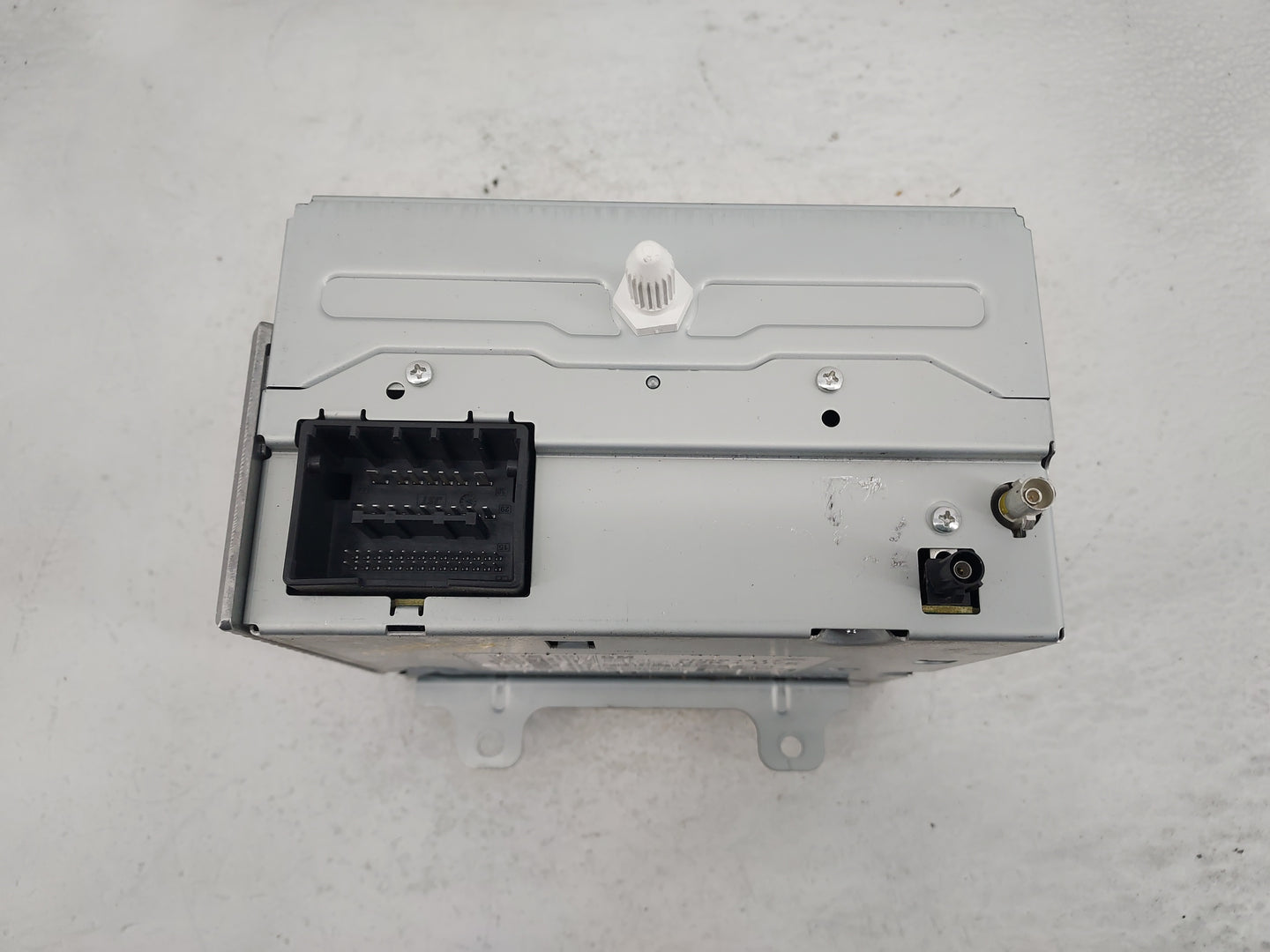 2011-2012 Chevrolet Equinox Radio AM FM Cd Player Receiver Replacement Fits Fits 2010 2011 2012 OEM Used Auto Parts - Oemuse