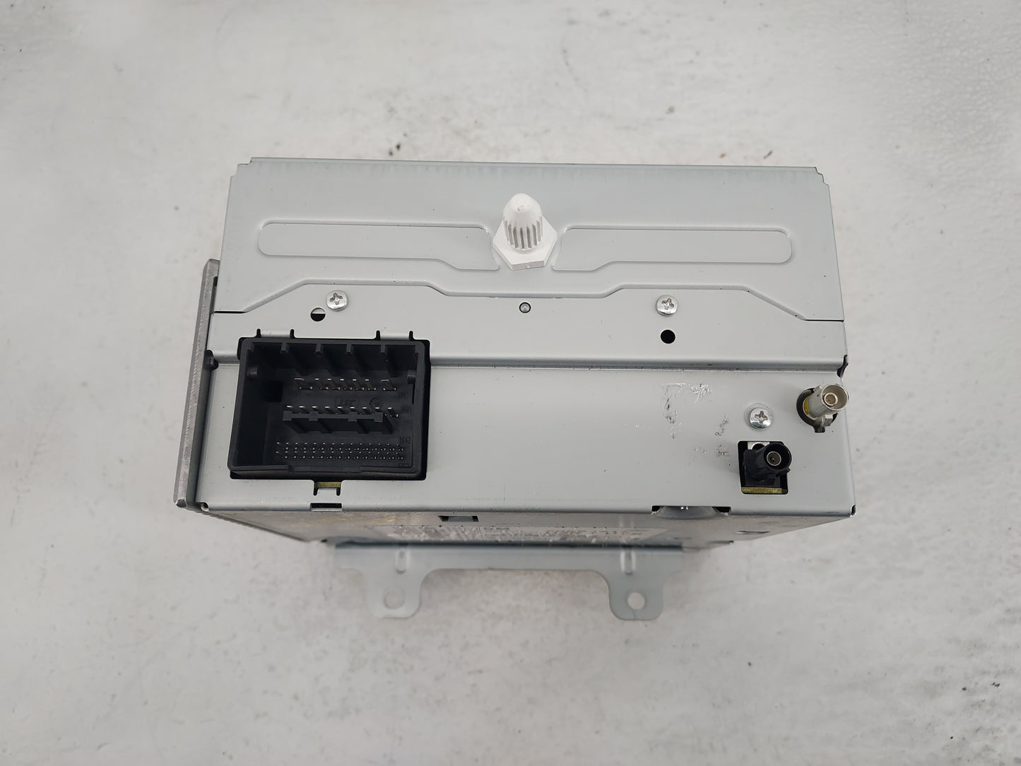 2011-2012 Chevrolet Equinox Radio AM FM Cd Player Receiver Replacement Fits Fits 2010 2011 2012 OEM Used Auto Parts - Oemuse