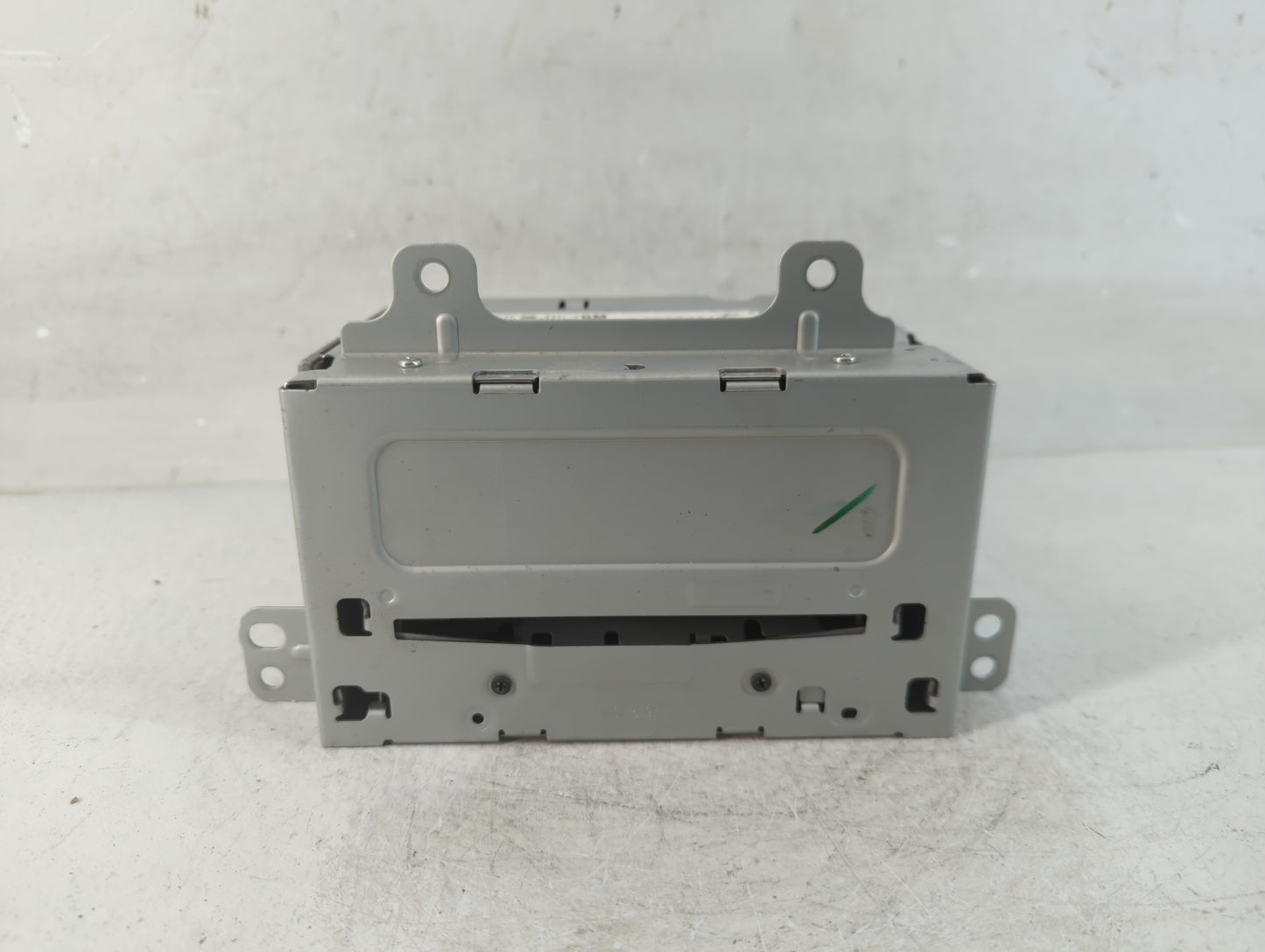2011-2012 Chevrolet Equinox Radio AM FM Cd Player Receiver Replacement P/N:20983517 Fits Fits 2010 2011 2012 OEM Used Auto P