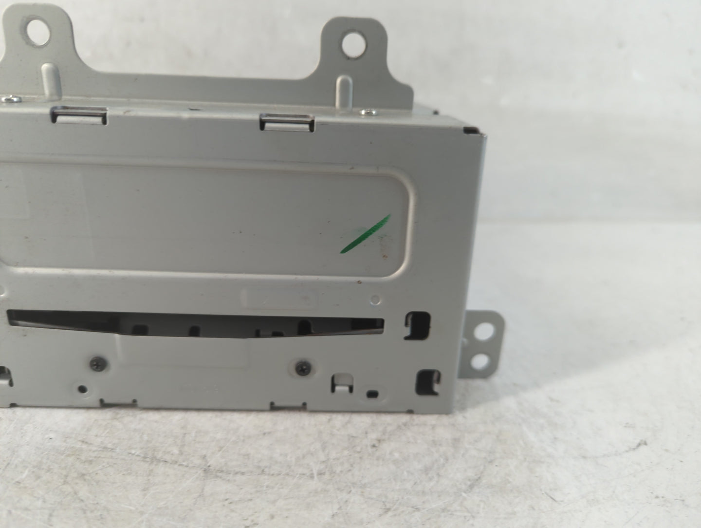 2011-2012 Chevrolet Equinox Radio AM FM Cd Player Receiver Replacement P/N:20983517 Fits Fits 2010 2011 2012 OEM Used Auto P