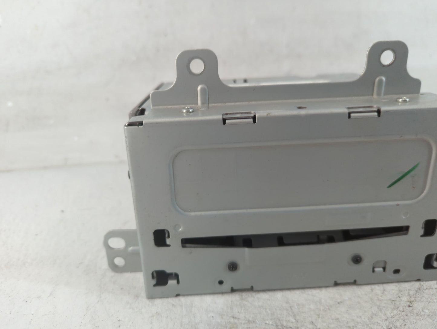 2011-2012 Chevrolet Equinox Radio AM FM Cd Player Receiver Replacement P/N:20983517 Fits Fits 2010 2011 2012 OEM Used Auto P