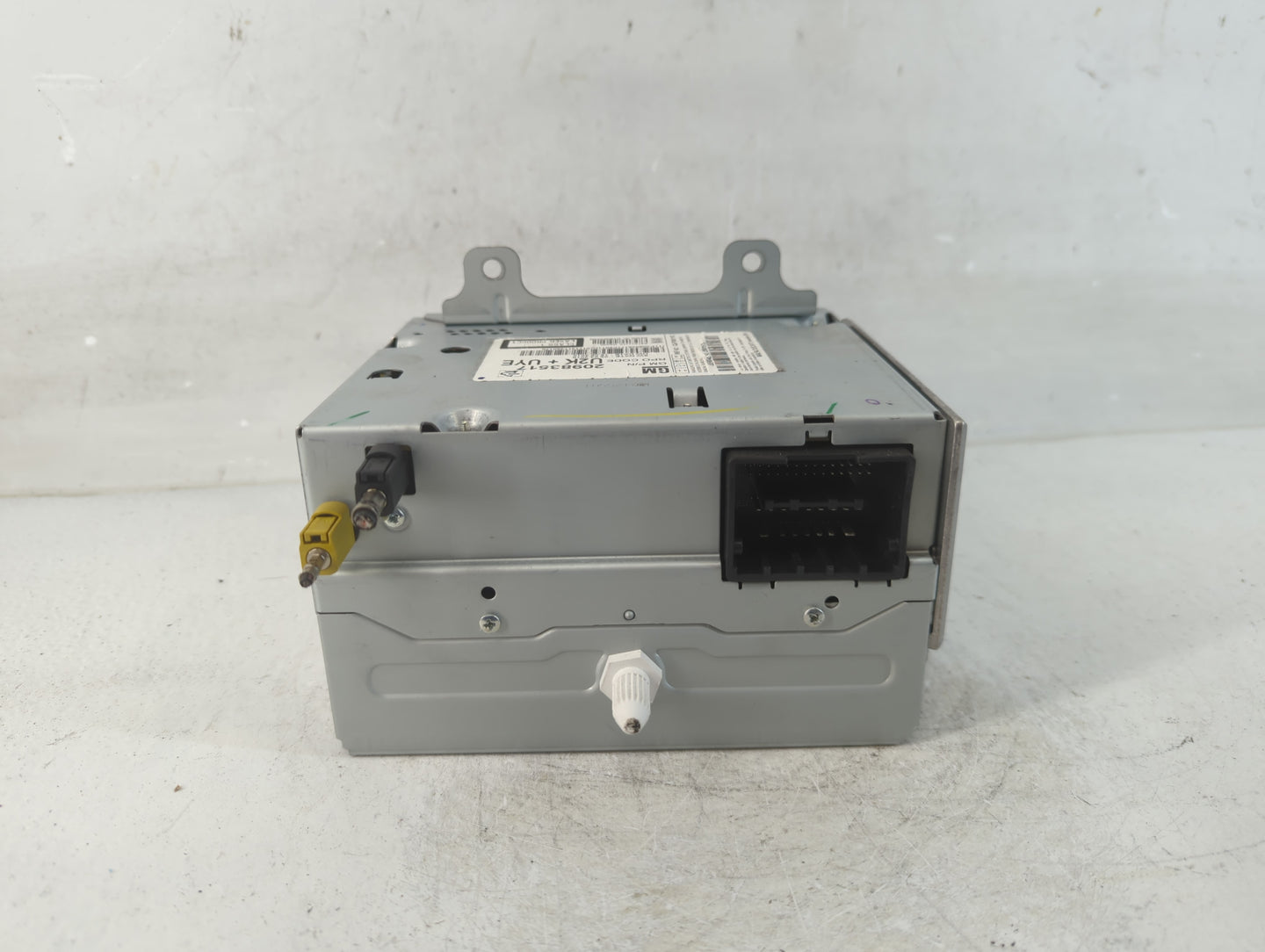 2011-2012 Chevrolet Equinox Radio AM FM Cd Player Receiver Replacement P/N:20983517 Fits Fits 2010 2011 2012 OEM Used Auto P