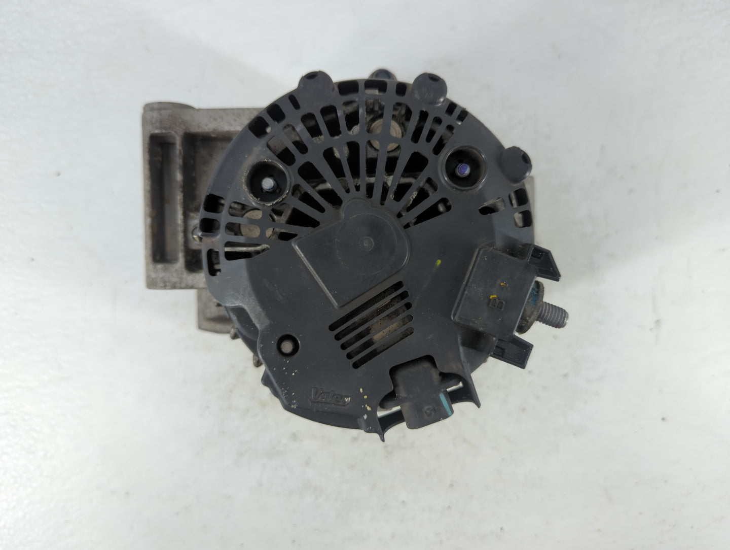 2010-2017 Chevrolet Equinox Alternator Replacement Generator Charging Assembly Engine OEM P/N:13500315 Fits OEM Used Auto Pa