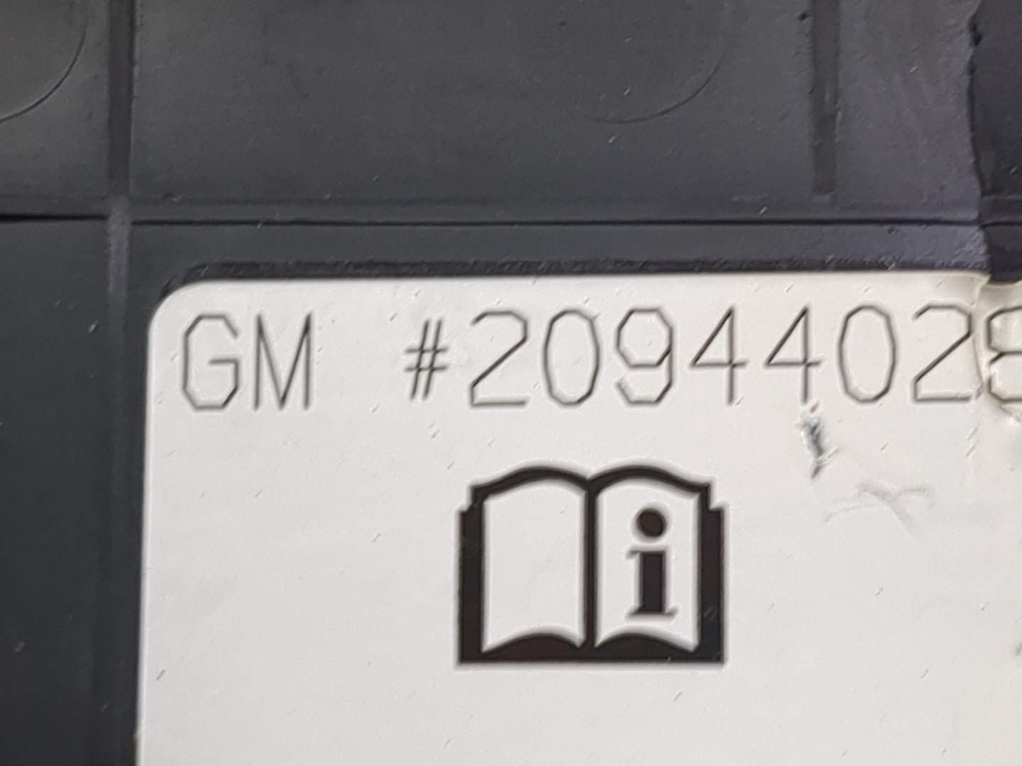 2010-2011 Chevrolet Express 2500 Fusebox Fuse Box Panel Relay Module P/N:20944025 13502750 Fits Fits 2010 2011 OEM Used Auto