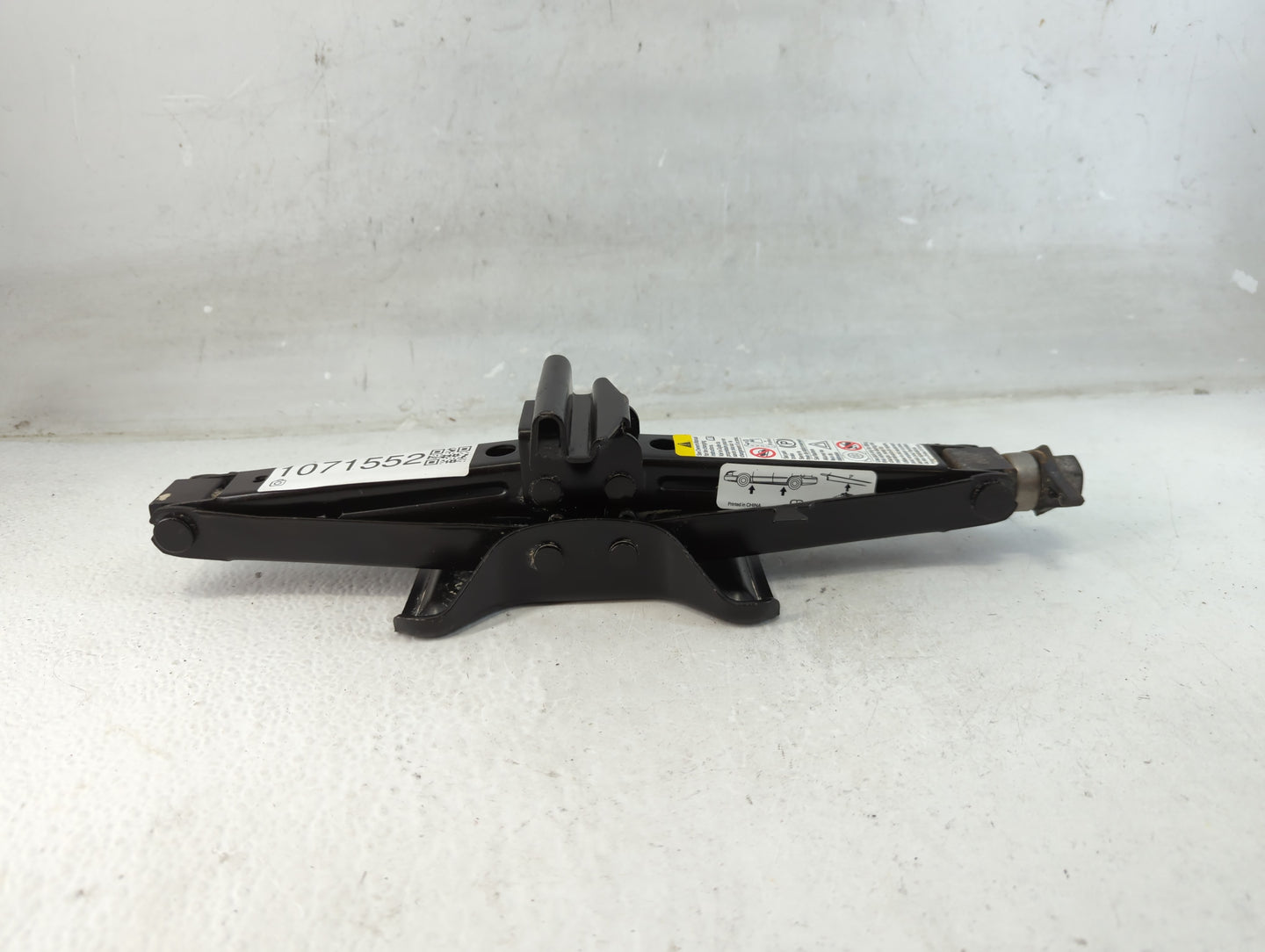 2011 Chevrolet Hhr Spare Scissor Car Jack 1071552 - Oemusedautoparts1.com