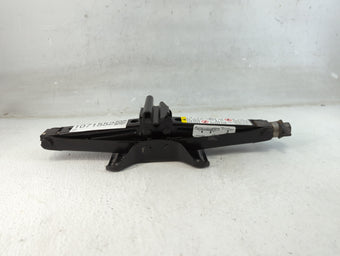 compare product 2011 Chevrolet Hhr Spare Scissor Car Jack 1071552