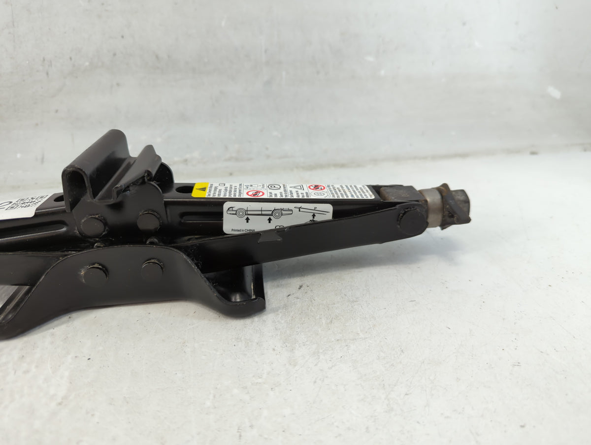 2011 Chevrolet Hhr Spare Scissor Car Jack 1071552 - Oemusedautoparts1.com