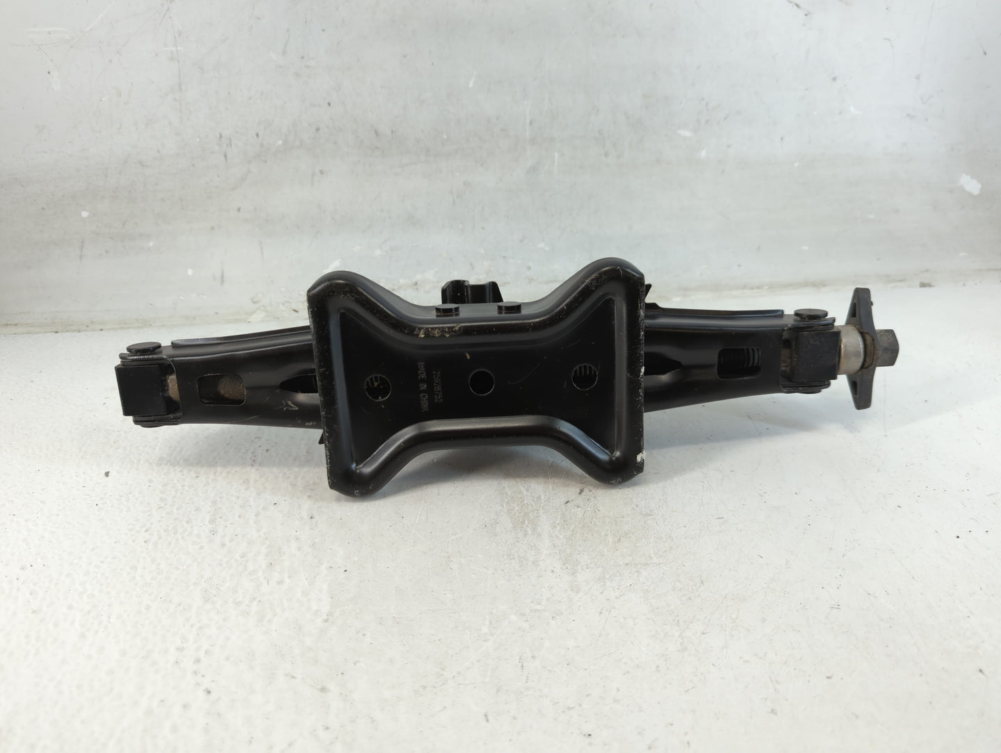 2011 Chevrolet Hhr Spare Scissor Car Jack - Oemusedautoparts1.com