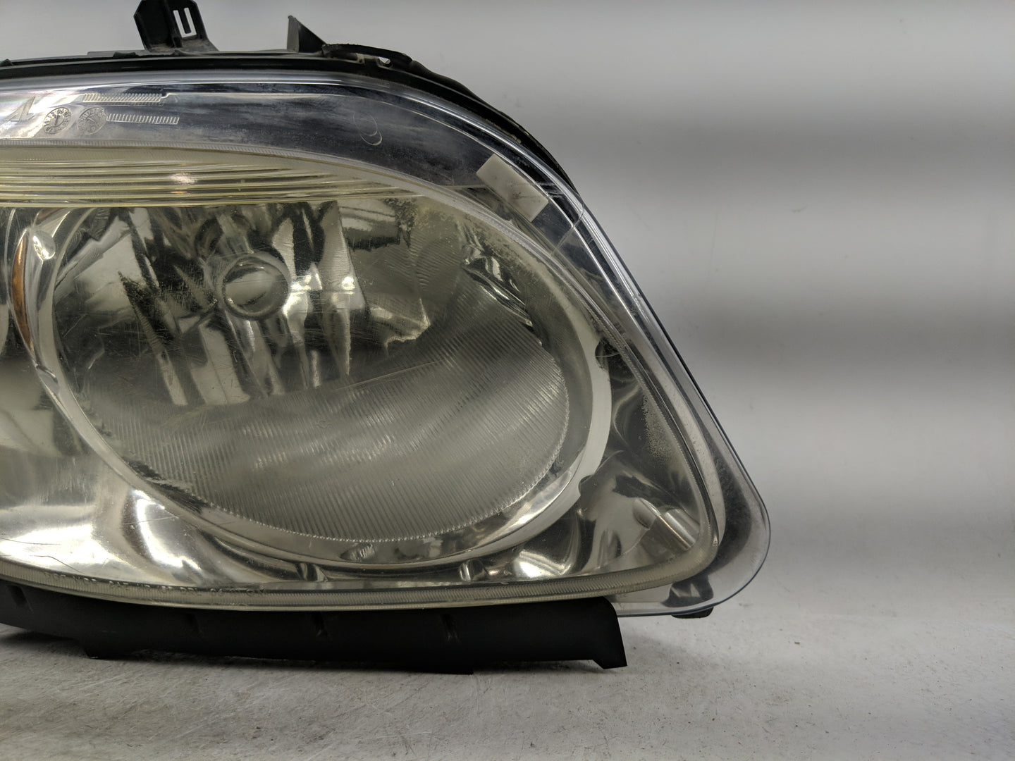 2006-2011 Chevrolet Hhr Passenger Right Oem Head Light Headlight Lamp - Oemusedautoparts1.com