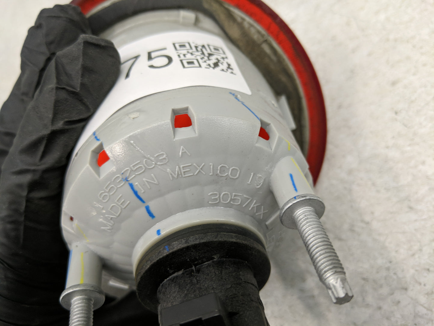 2006-2011 Chevrolet Hhr Tail Light Assembly Driver Left OEM P/N:16522503 A Fits Fits 2006 2007 2008 2009 2010 2011 OEM Used 