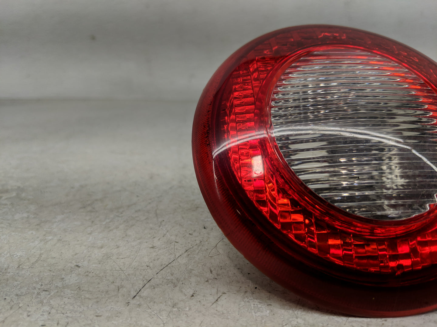 2006-2011 Chevrolet Hhr Tail Light Assembly Passenger Right OEM P/N:16532494 A Fits Fits 2006 2007 2008 2009 2010 2011 OEM U