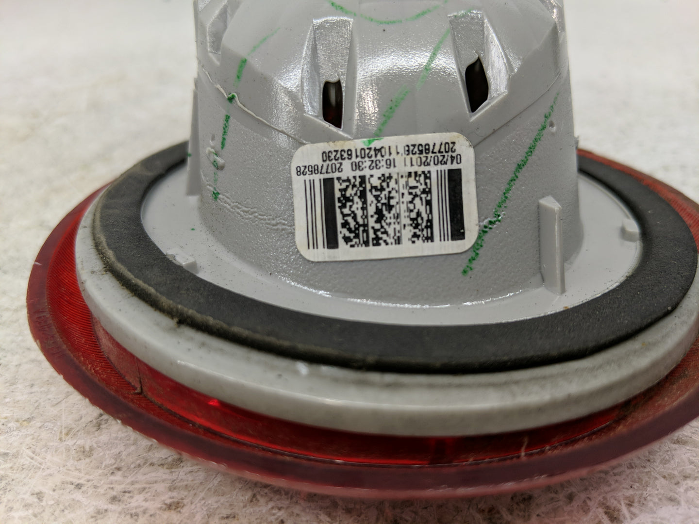 2006-2011 Chevrolet Hhr Tail Light Assembly Driver Left OEM P/N:20778528 Fits Fits 2006 2007 2008 2009 2010 2011 OEM Used Au