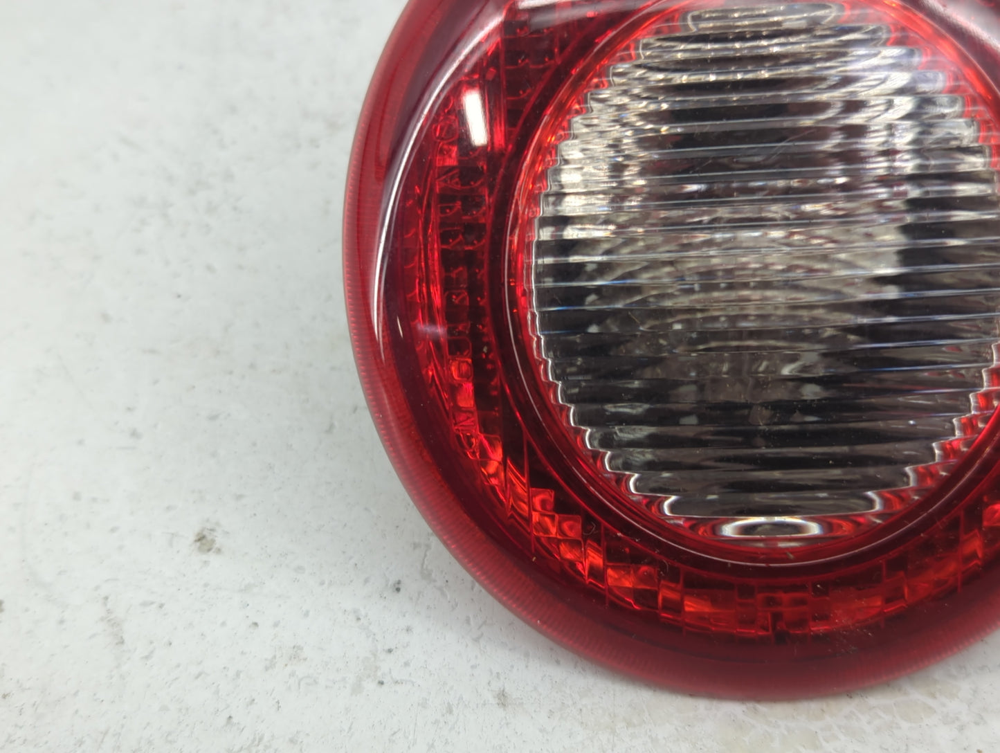 2006-2011 Chevrolet Hhr Tail Light Assembly Passenger Right OEM P/N:15875484 Fits Fits 2006 2007 2008 2009 2010 2011 OEM Use