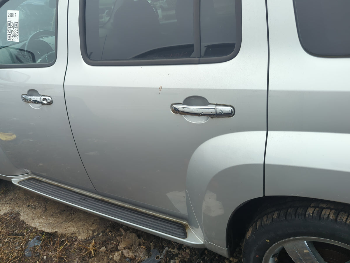 2006-2011 Chevrolet Hhr Driver Rear Door Oem 1387742 - Oemusedautoparts1.com