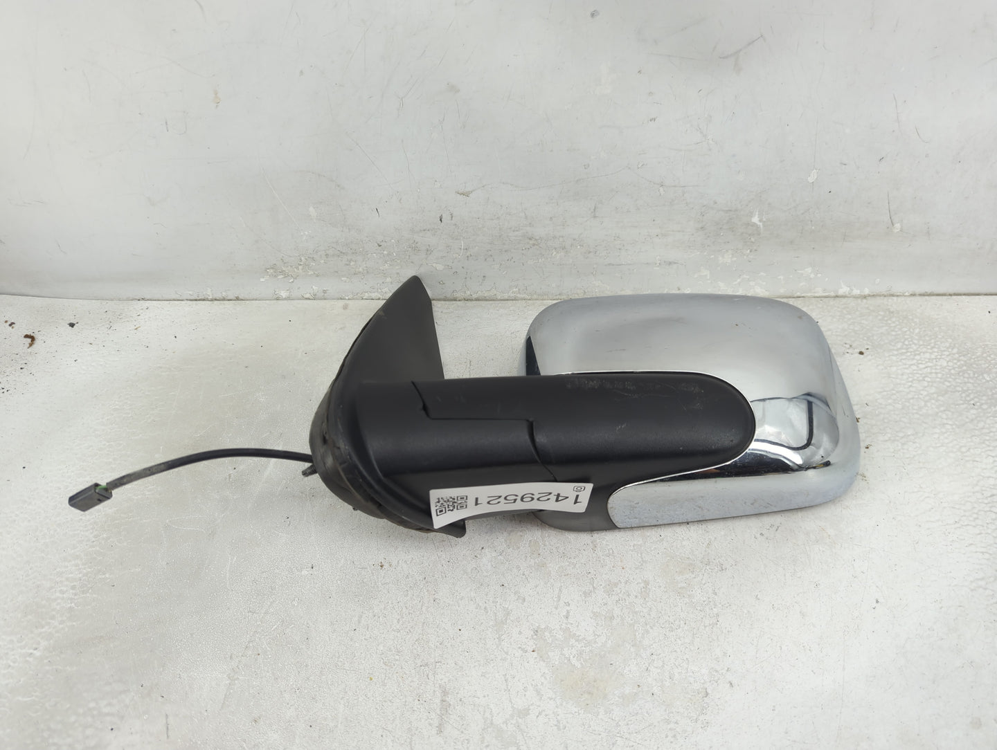 2006-2011 Chevrolet Hhr Driver Left Side View Power Door Mirror Chrome - Oemusedautoparts1.com