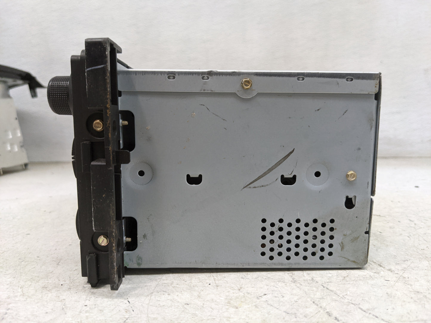 2009-2011 Chevrolet Hhr Radio AM FM Cd Player Receiver Replacement P/N:20919523 28246988 Fits Fits 2009 2010 2011 OEM Used A