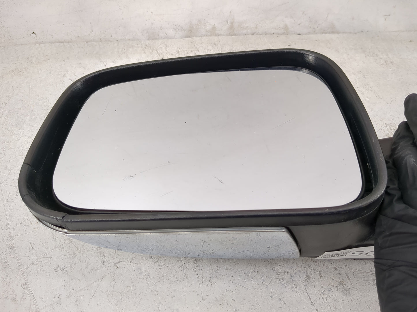 2006-2011 Chevrolet Hhr Driver Side View Mirror - Left Door Mirror OEM Used - Oemusedautoparts1.com