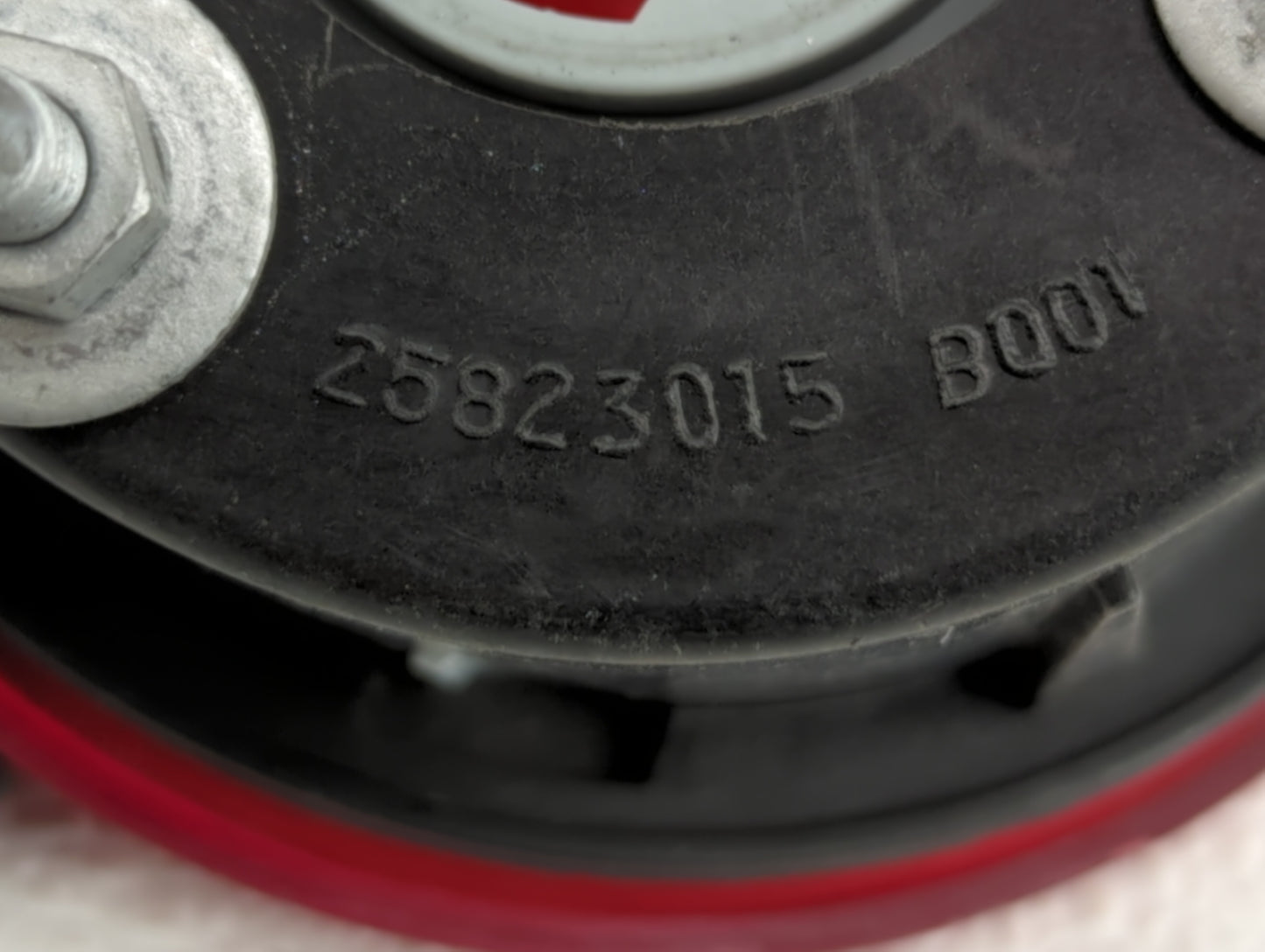 2006-2011 Chevrolet Hhr Tail Light Assembly Passenger Right OEM P/N:25823015 16532494 Fits Fits 2006 2007 2008 2009 2010 201