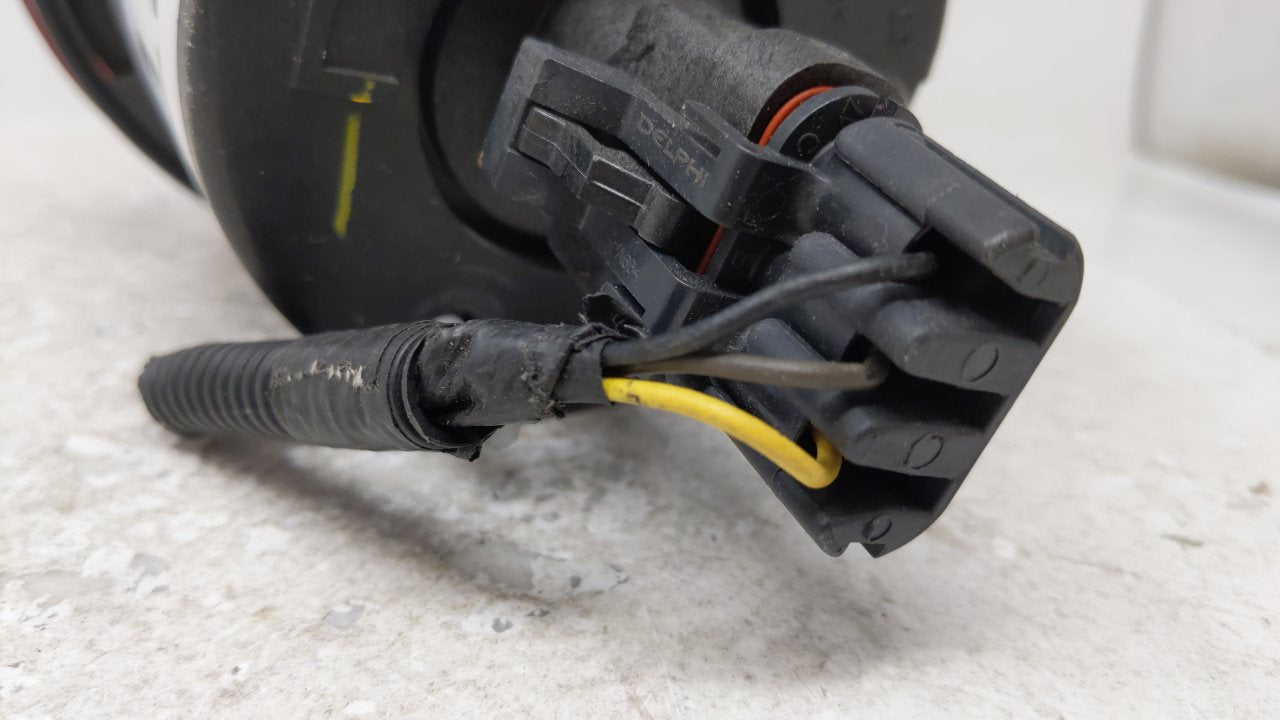 2006-2011 Chevrolet Hhr Tail Light Assembly Driver Left OEM P/N:20778530 Fits Fits 2006 2007 2008 2009 2010 2011 OEM Used Au