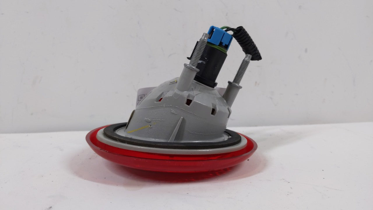 2011 Chevrolet Hhr Tail Light Assembly Passenger Right OEM P/N:25823015 15875484 Fits Fits 2006 2007 2008 2009 2010 OEM Used