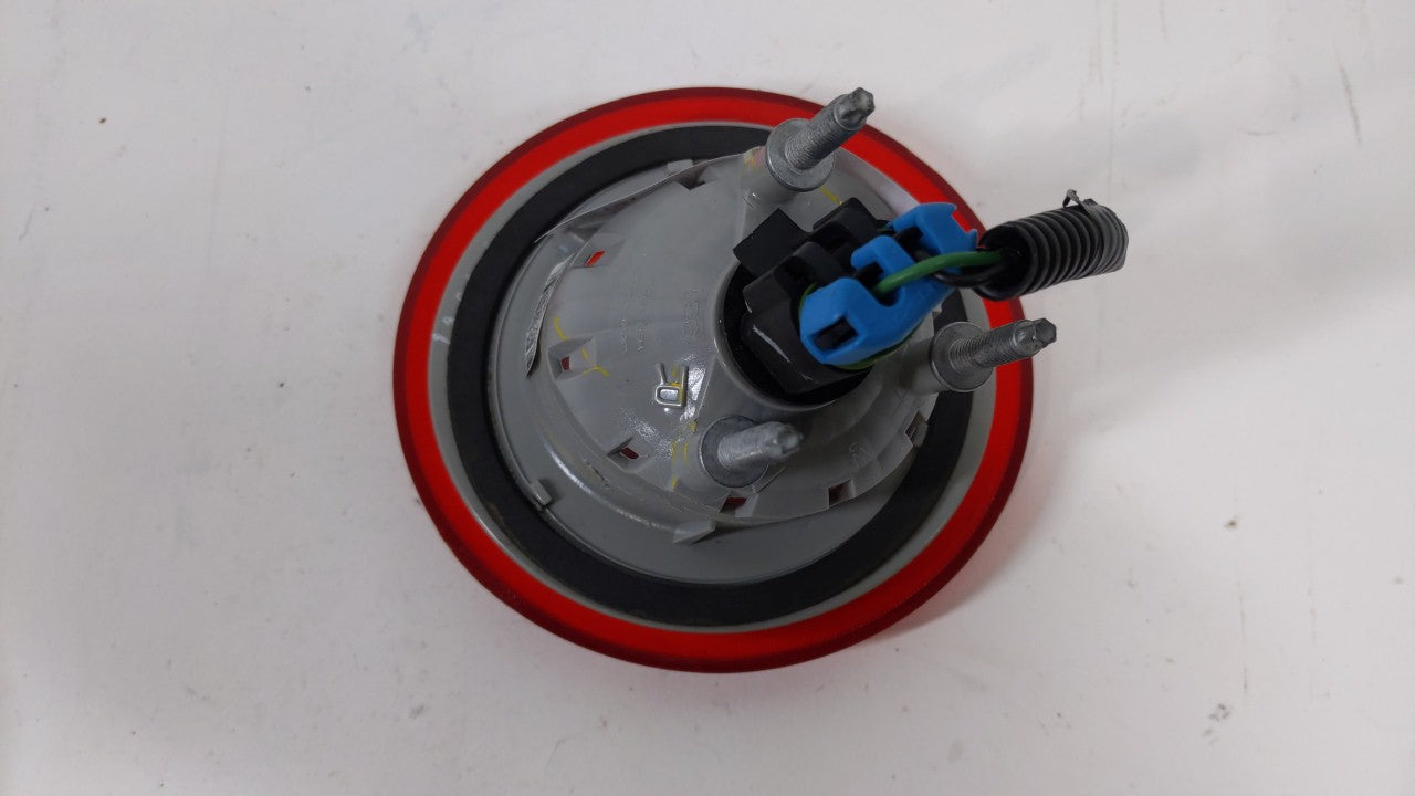 2011 Chevrolet Hhr Tail Light Assembly Passenger Right OEM P/N:25823015 15875484 Fits Fits 2006 2007 2008 2009 2010 OEM Used