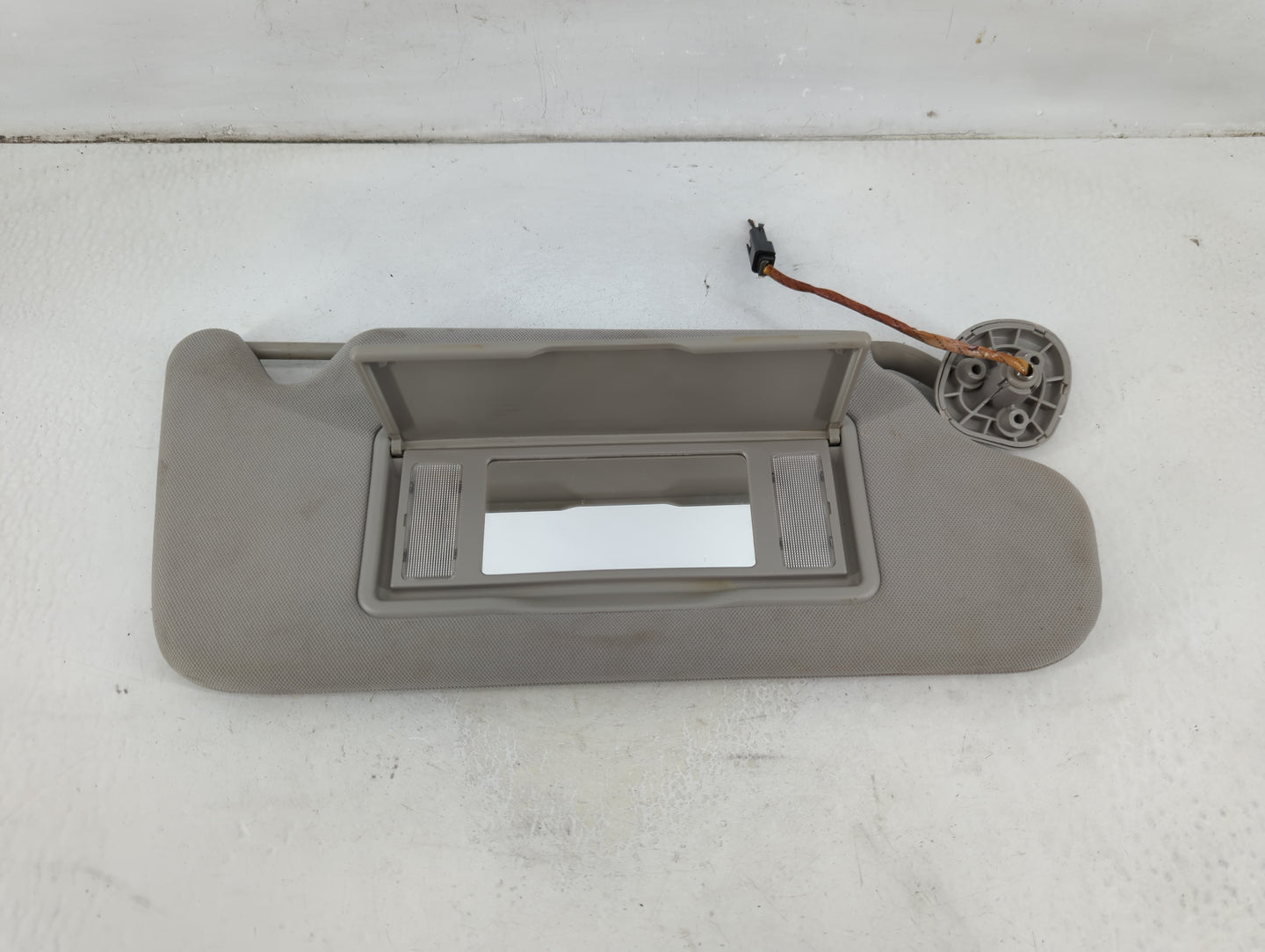 2006-2016 Chevrolet Impala Sun Visor Shade Replacement Passenger Right Mirror Fits OEM Used Auto Parts - Oemusedautoparts1.c