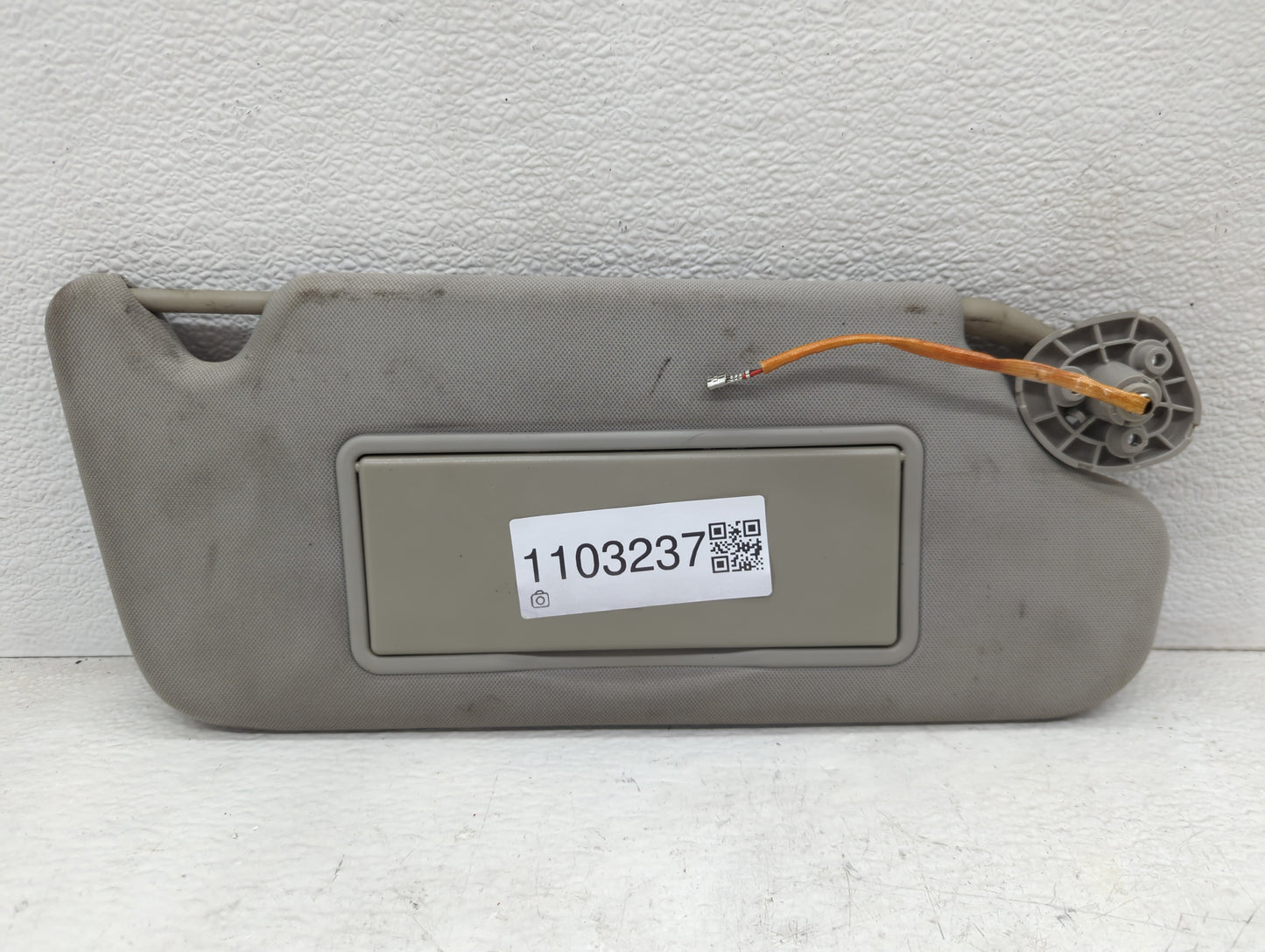 2006-2016 Chevrolet Impala Sun Visor Shade Replacement Passenger Right Mirror Fits OEM Used Auto Parts - Oemusedautoparts1.c