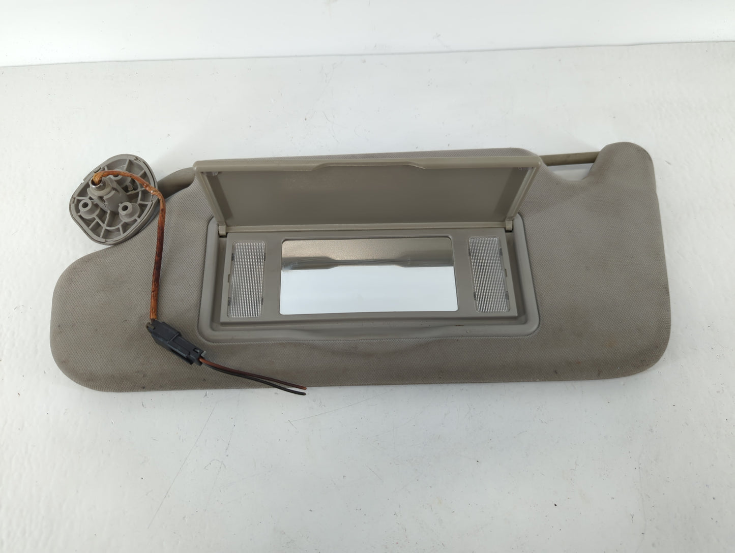 2006-2016 Chevrolet Impala Sun Visor Shade Replacement Driver Left Mirror Fits OEM Used Auto Parts - Oemusedautoparts1.com